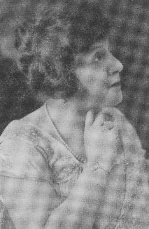 portrait of Charlotte Wallace Murray looking off into the distance