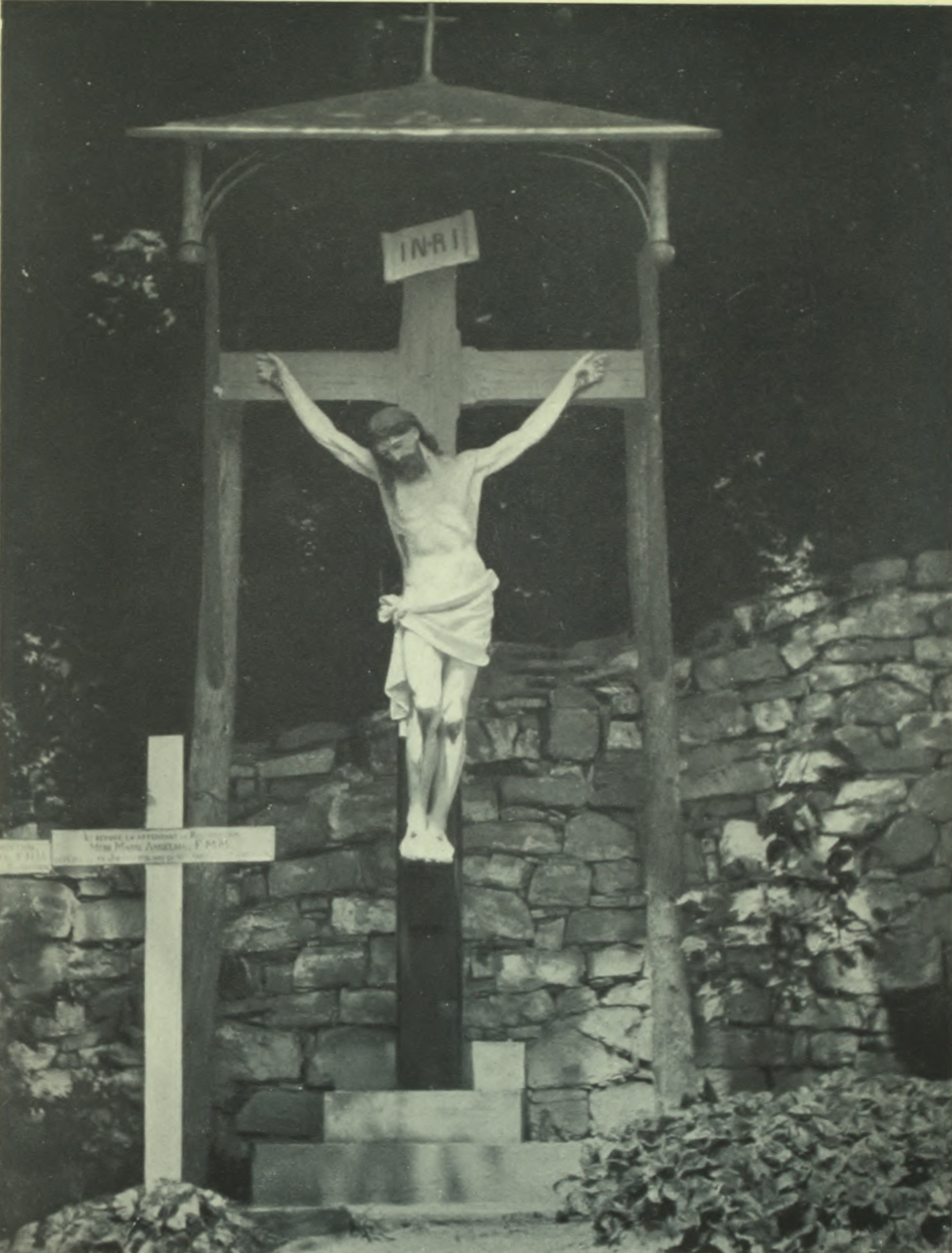 Statue of Jesus on the cross.